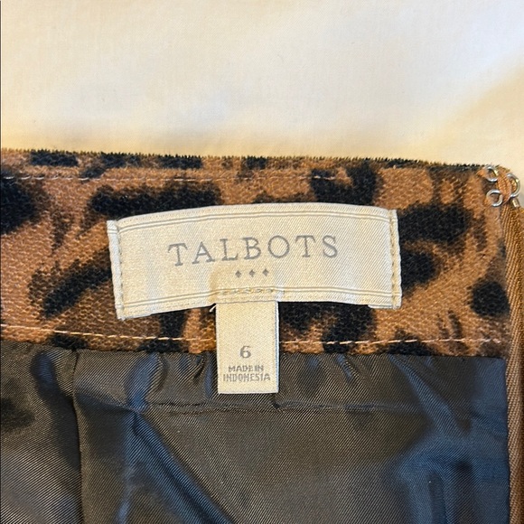 Leopard Print Pencil Skirt - Picture 2 of 2